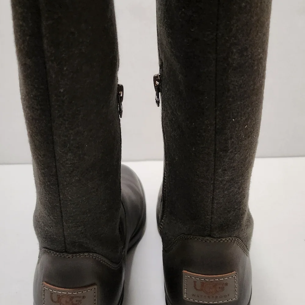 UGG Janina Boot
